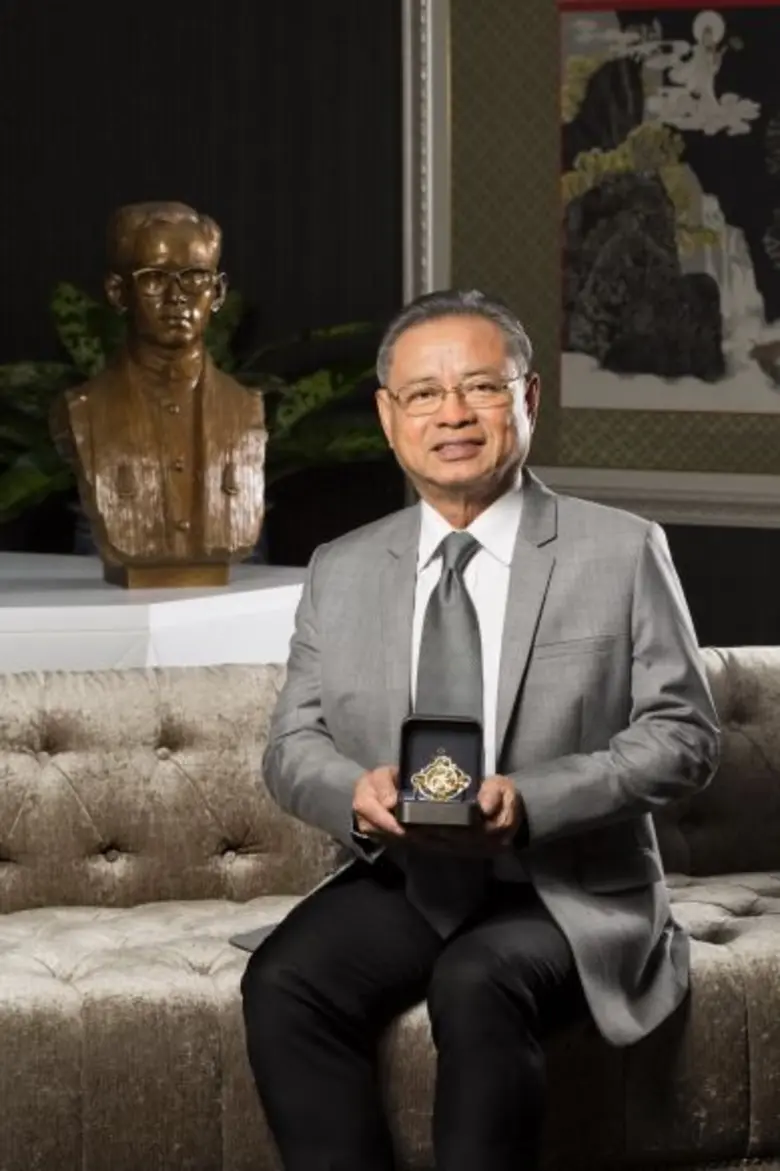 “ภูมิพลังแห่งนวธารา” เข็มกลัดเพชรคอลเลกชั่นพิเศษจาก “ยูบิลลี่ ไดมอนด์” สานต่อแนวคิดของมูลนิธิชัยพัฒนา เพื่อรำลึกในพระมหากรุณาธิคุณของพระบาทสมเด็จพระเจ้าอยู่หัว รัชกาลที่ 9