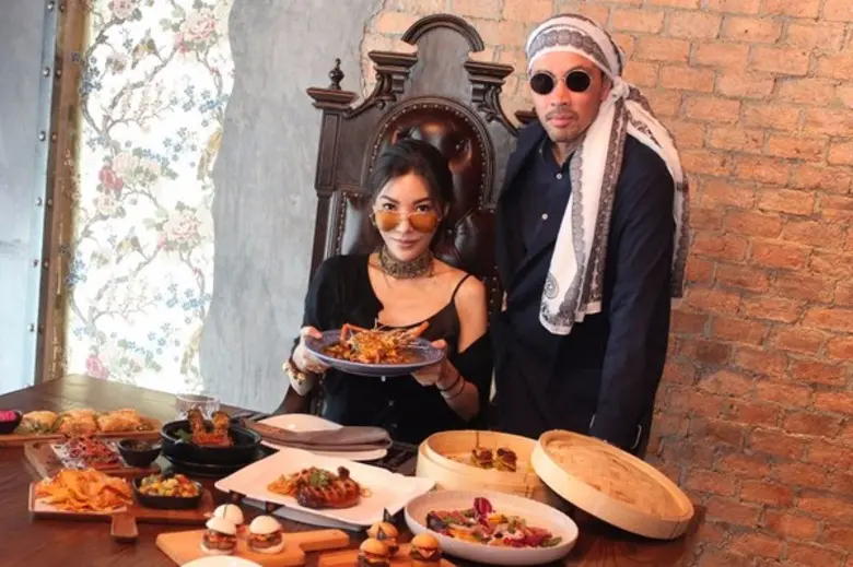 คุณณชนก รัตนทารส ประธานกรรมการบริหาร บริษ...