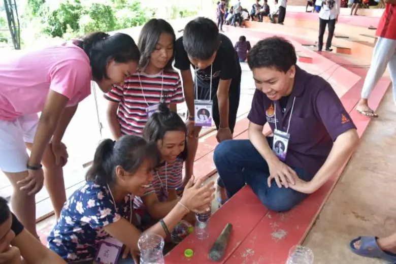 นักศึกษาชั้นปีที่ 4 สาขาวิชาเทคโนโลยีและส...