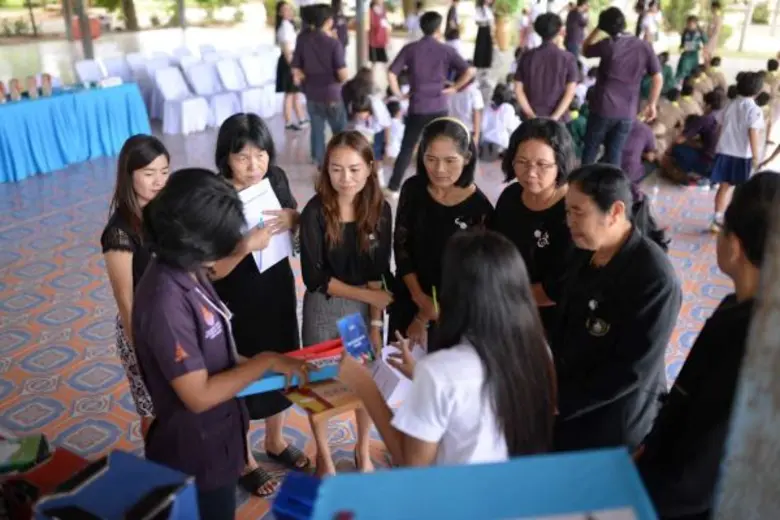 นศ.มทร.ธัญบุรี ผลิตสื่อการสอนจับต้องได้ เทคโนฯ สร้างสรรค์ ปันสื่อให้น้อง