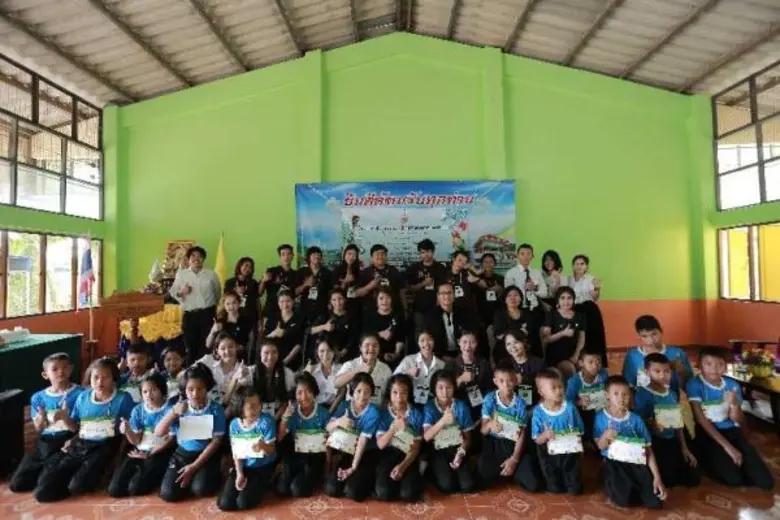 นศ.มทร.ธัญบุรี ผลิตสื่อการสอนจับต้องได้ เทคโนฯ สร้างสรรค์ ปันสื่อให้น้อง