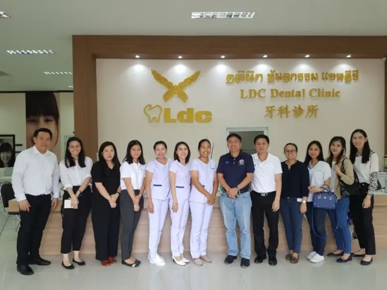 คุณสมภพ ศักดิ์พันธ์พนม (คนที่6 จากขวามือ)...