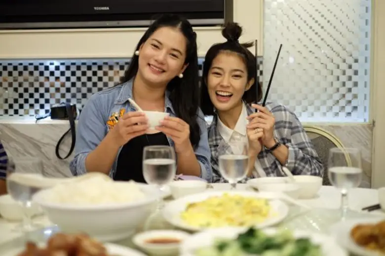 “มิ้นท์-อลิซ” พาเที่ยวฟรี! แบบเอ็กซ์คลูซีฟ  ท่องโลกจินตนาการ “ฮ่องกง ดิสนีย์แลนด์”