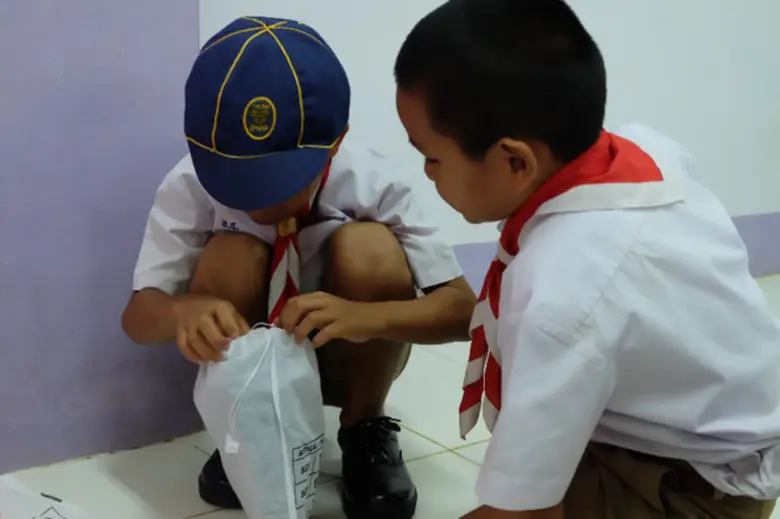 มูลนิธิ EDF ร่วมกับรองเท้าทอมส์ห่วงใยสุขภาพมอบรองเท้าแก่นักเรียนไทยที่ยากจนกว่า 38,000 คู่