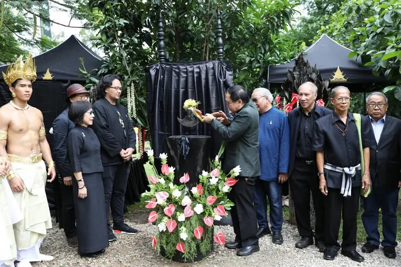 รมว.วธ. มอบรางวัล "ถวัลย์ ดัชนี" 6 สาขา เชิดชูศิลปิน-ผู้ส่งเสริมด้านวัฒนธรรม ผนึกกำลังเครือข่ายศิลปิน ขับเคลื่อน เชียงราย ต้นแบบ "เมืองศิลปะ"