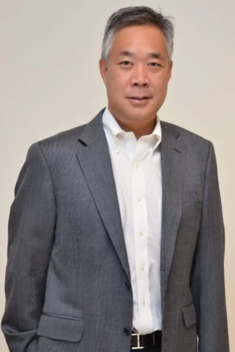 ผู้บริหาร เดอะ คริสตัล กวีพันธ์ เอี่ยมสกุ...