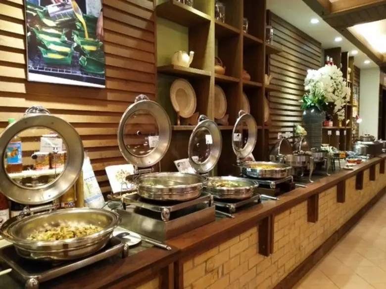 ห้องอาหารเฟื่องฟ้า โรงแรมสุริวงศ์ เชียงให...