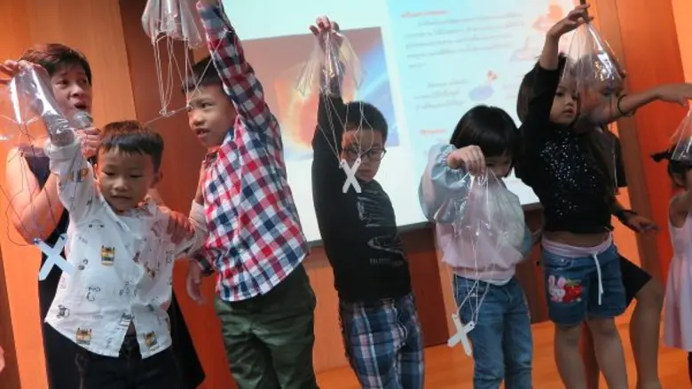 นานมีบุ๊คส์ ชวนครอบครัวหรรษา ไขความลับโลกวิทย์แห่งจักรวาล จัดกิจกรรม Family Fun Sundays ตอน นักวิทย์น้อยตะลุยอวกาศ