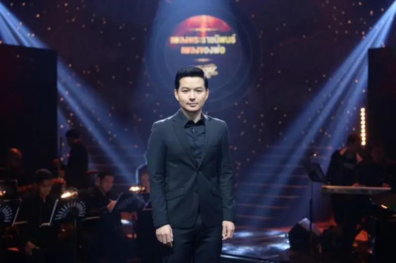 ทีวีไกด์: รายการ "ร้องแลก แจกเงิน Singer Takes It All" ร่วมน้อมรำลึก บทเพลงแห่งแผ่นดิน “ร้องแลก แจกเงิน Singer Takes It All เพลงพระราชนิพนธ์ เพลงของพ่อ”