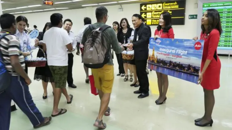 แอร์เอเชียต้อนรับเที่ยวบินปฐมฤกษ์ติรุจิรัปปัลลิ-กรุงเทพฯ