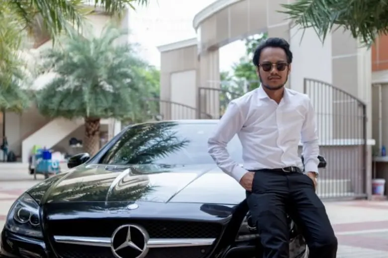 ทำเอานักร้องหนุ่มชื่อดัง "สิงโต นำโชค" ถึ...