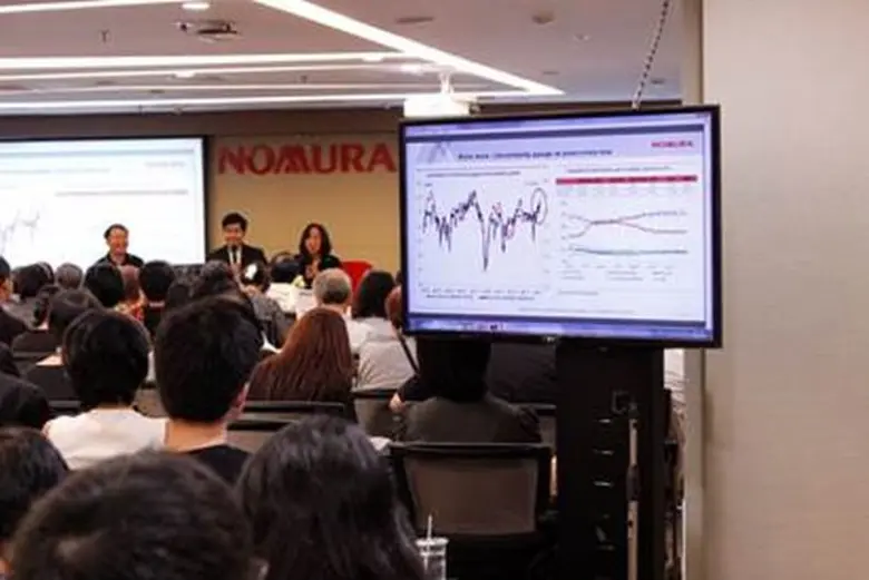 ทีมนักวิเคราะห์บริษัทหลักทรัพย์ โนมูระ พั...
