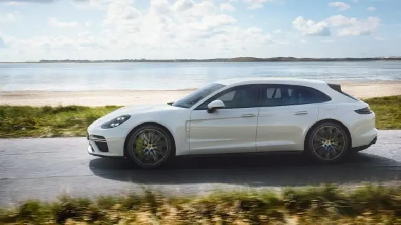 ปอร์เช่ เปิดตัวพานาเมร่า รุ่นล่าสุด (the new Panamera) พละกำลังมหาศาลกว่า 680 แรงม้า พร้อมเดินทางด้วยพลังงานไฟฟ้าอย่างเดียวเป็นระยะทางถึง 49 กิโลเมตร