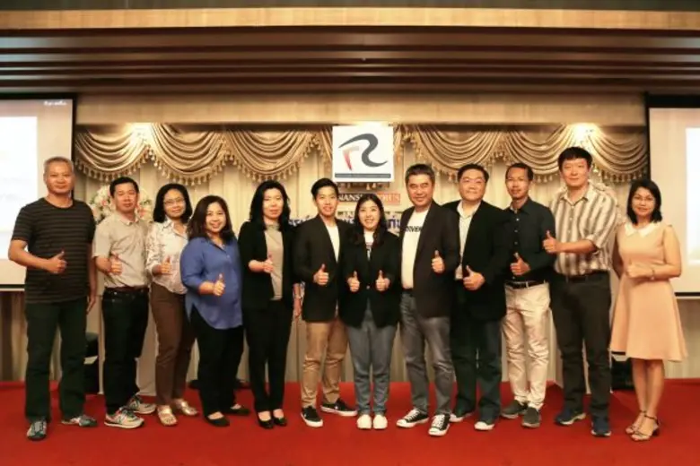 นางสาวพาพิชญ์ วงศ์ไพฑูรย์ปิยะ (ที่ 7 จากซ...