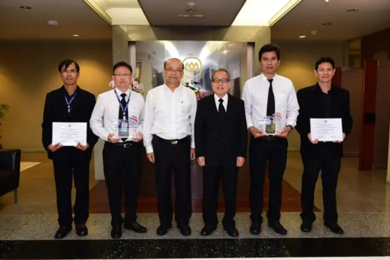 นายวีรชัย รัตนบานชื่น (ที่ 3 จากขวา) ประธ...