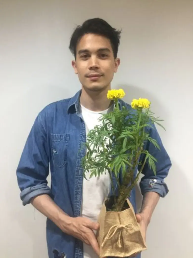 ไม่มีหยาดเหงื่อใดในศตวรรษนี้ที่ให้คนไทยมากกว่า "หยาดเหงื่อพระราชา" ดาราศิลปินเชิญชวนร่วมงาน "หยาดเหงื่อพระราชา” ชวนชาวไทยร่วมร้อยใจ ปลูกดาวเรือง 1 ตค.นี้