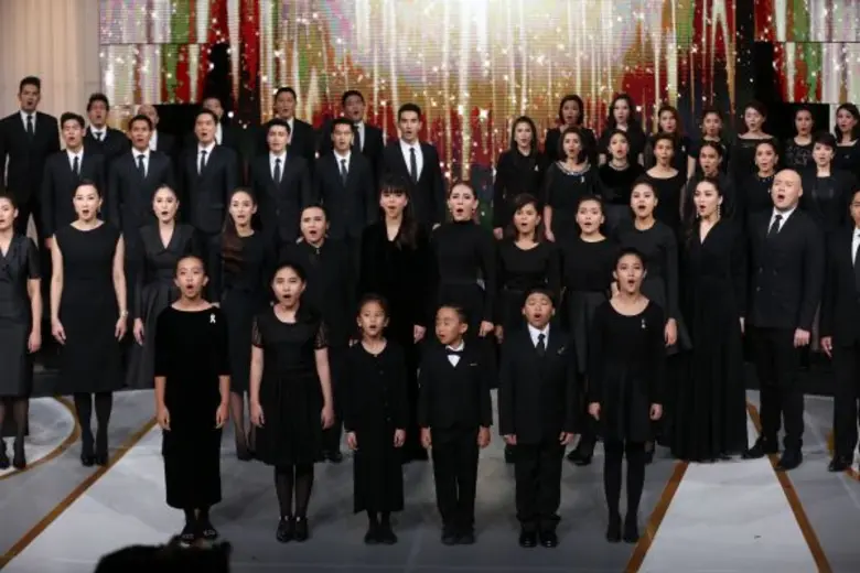 “เจ เอส แอล ฯ” ขนทัพดารากว่า 90 ชีวิต ร้องเพลง “พลังแผ่นดิน” ดังกึกก้องถวายในหลวง รัชกาลที่9 น้อมสำนึกในพระมหากรุณาธิคุณ