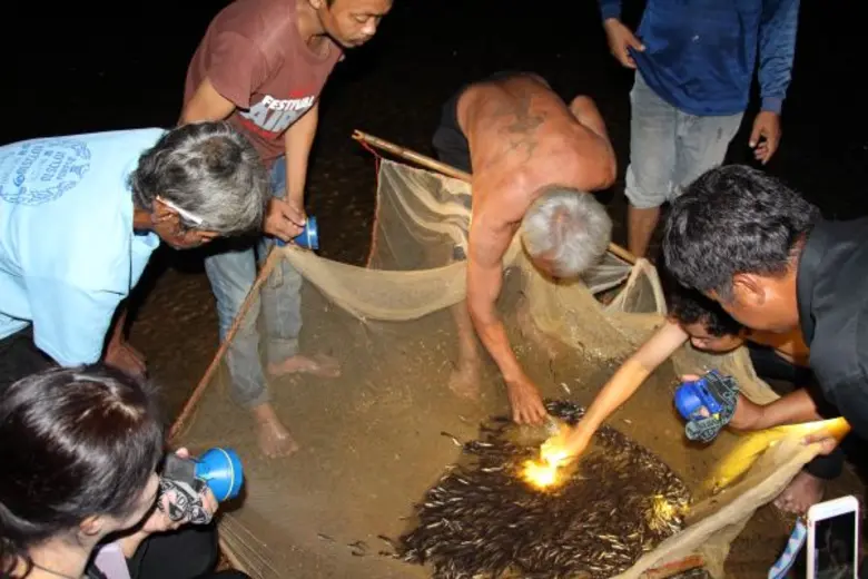 ประมงยโสธรโชว์ทีเด็ดวางแนวทางฟื้นความสมบูรณ์ของสัตว์น้ำในพื้นที่จัดโครงการธนาคารผลผลิตเกษตรด้านประมง เน้นหลัก3 จ. เรียนรู้จริง ทำพื้นที่จริง เห็นผลจริง