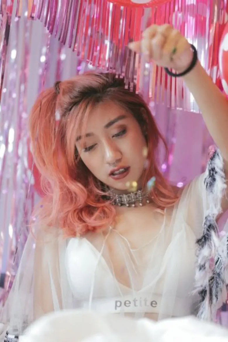 ARTIST : PETITE LABEL : SMALLROOM GENRE :...