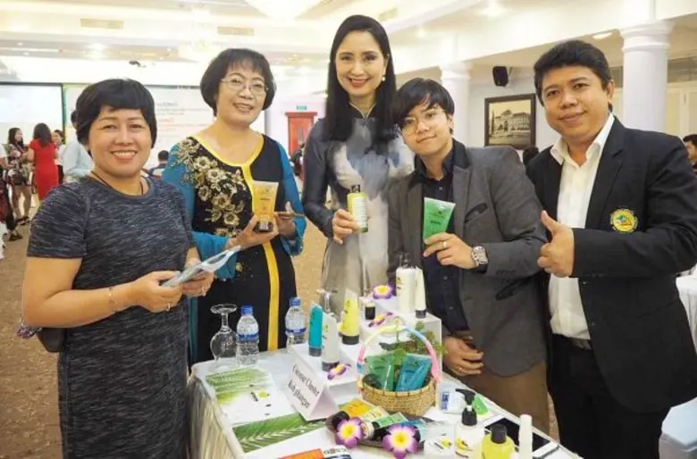 สสว. - สถาบันอาหาร จับคู่ธุรกิจให้คลัสเตอร์มะพร้าวที่เวียดนาม