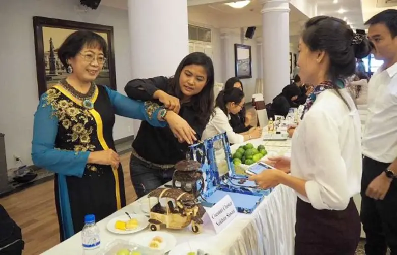 สสว. - สถาบันอาหาร จับคู่ธุรกิจให้คลัสเตอร์มะพร้าวที่เวียดนาม