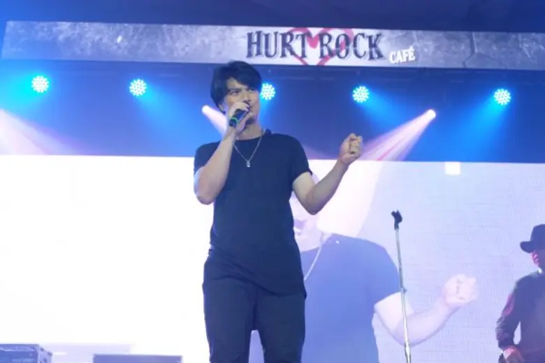 สนุกลืมเฮิร์ท!! “ซีล” “แทททู คัลเลอร์” มันส์สุดเหวี่ยง ใน “คูลฟาเรนไฮต์ มิวสิค อะไลฟ์ ซีล แทททู คัลเลอร์ เฮิร์ท ร็อค คาเฟ่”