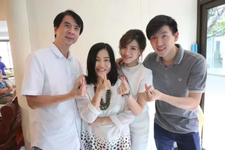 “ใบเฟิร์น” อบอุ่น ครอบครัว-แฟนคลับ รวมตัว ทำบุญวันเกิด 25 ปี แฮปปี้ชีวิตลงตัวทั้งเรื่องงานและความรัก