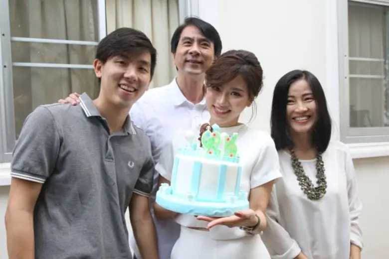 “ใบเฟิร์น” อบอุ่น ครอบครัว-แฟนคลับ รวมตัว ทำบุญวันเกิด 25 ปี แฮปปี้ชีวิตลงตัวทั้งเรื่องงานและความรัก