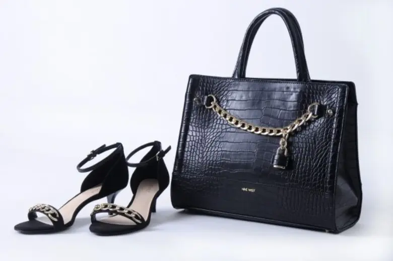 สวยได้อีก กับแฟชั่นสีดำ จาก Karen Millen, Nine West, EQIQ