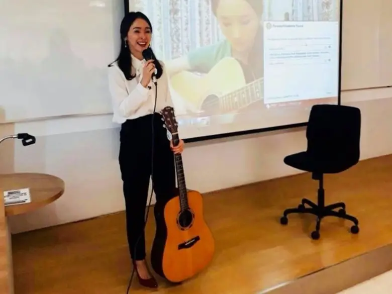 SPU : สักวันที่ฉันมีเธอ “เจนนี่” ศิลปินนักร้องค่าย Music Union ร่วมถ่ายทอดประสบการณ์จริง "การสร้างตัวตน (Self-Identity) ในสื่อ Social Media" นศ.การจัดการการท่องเที่ยว ม.ศรีปทุม