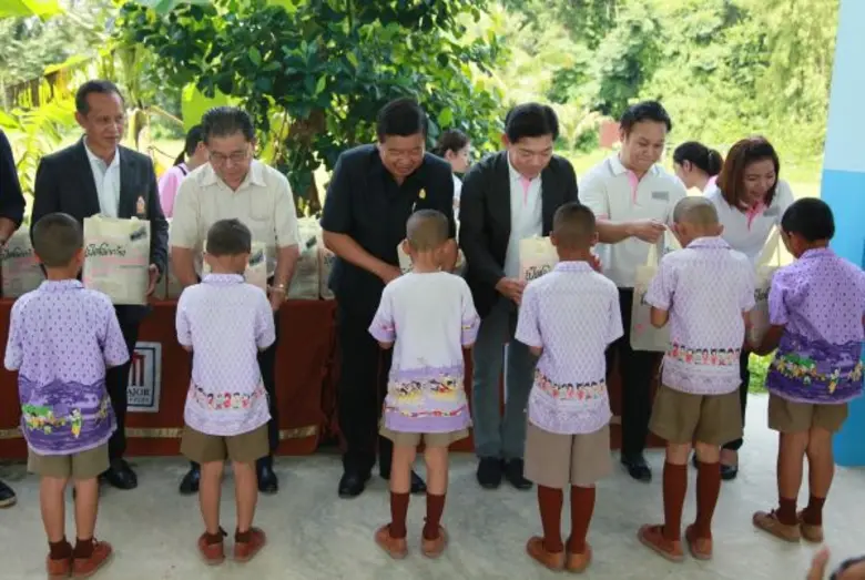 มูลนิธิ เมเจอร์ แคร์ เดินหน้าสร้างแรงบันดาลใจดี ๆ จากการชมภาพยนตร์ ด้วย “กิจกรรมส่งมอบห้องหนังเพื่อการเรียนรู้” เข้าสู่ปีที่ 2 เป็นห้องที่ 18 ให้กับ โรงเรียนวัดห้วงหิน อ.บ้านค่าย จ.ระยอง