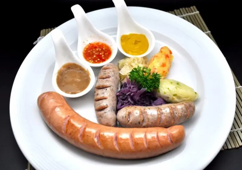 ห้องอาหารนานาชาติ ทิโวลี่ คอฟฟี่ ช้อป ชั้...