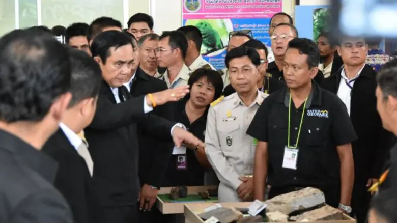 นายกฯ เยือน มรภ.สงขลา วิทยาเขตสตูล ส่งมอบเน็ตประชารัฐ