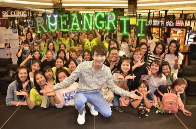 ทำเอาแฟนคลับหายคิดถึง เมื่อคุณหมอนักร้องเ...