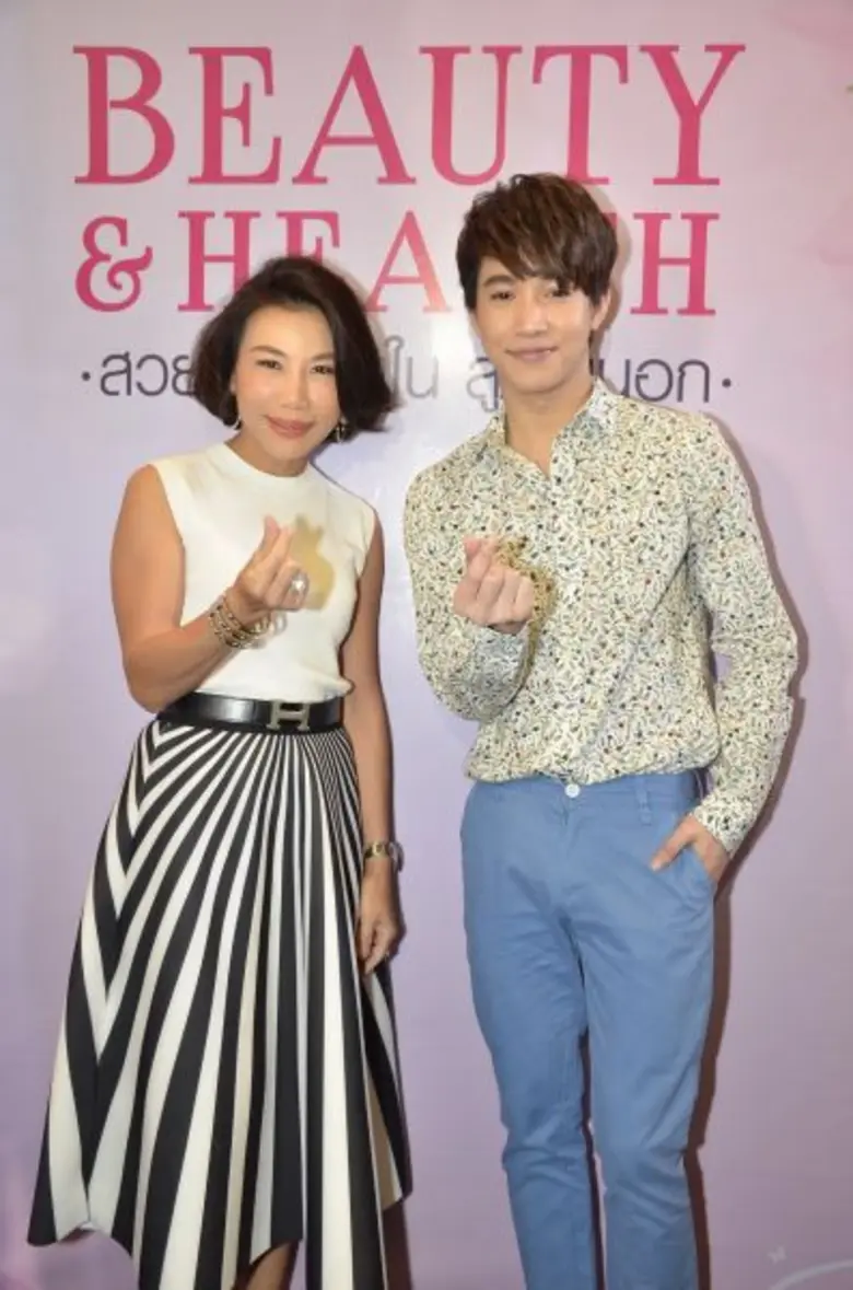 “ริท” ทำฟิน...โชว์ท่า “หล่อใสใจละลาย” ในงาน “คริสตัล บิวตี้ แอนด์ เฮลท์ 2017”