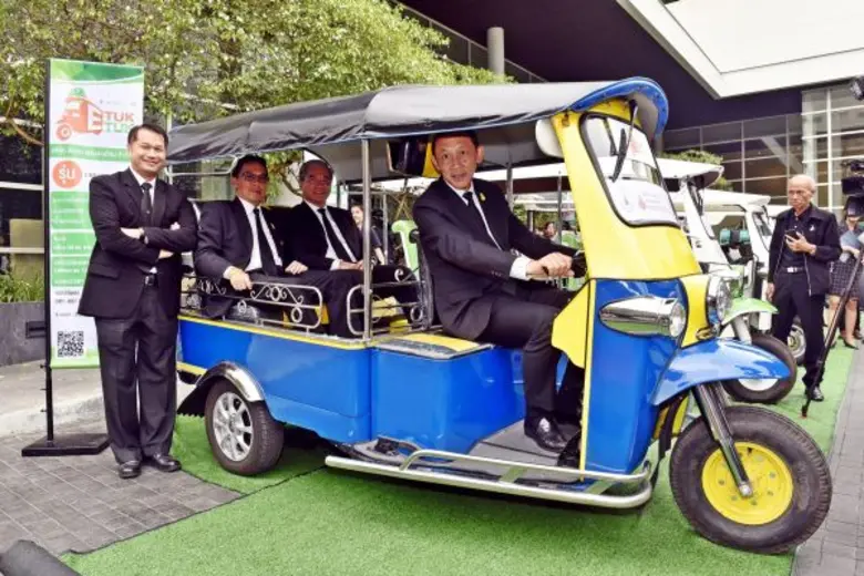 ก.พลังงาน เดินหน้าโครงการเปลี่ยนรถตุ๊กตุ๊กเก่าเป็นรถตุ๊กตุ๊กไฟฟ้า ตั้งเป้า 5 ปี เปลี่ยนครบ 22,000 คันทั่วประเทศ