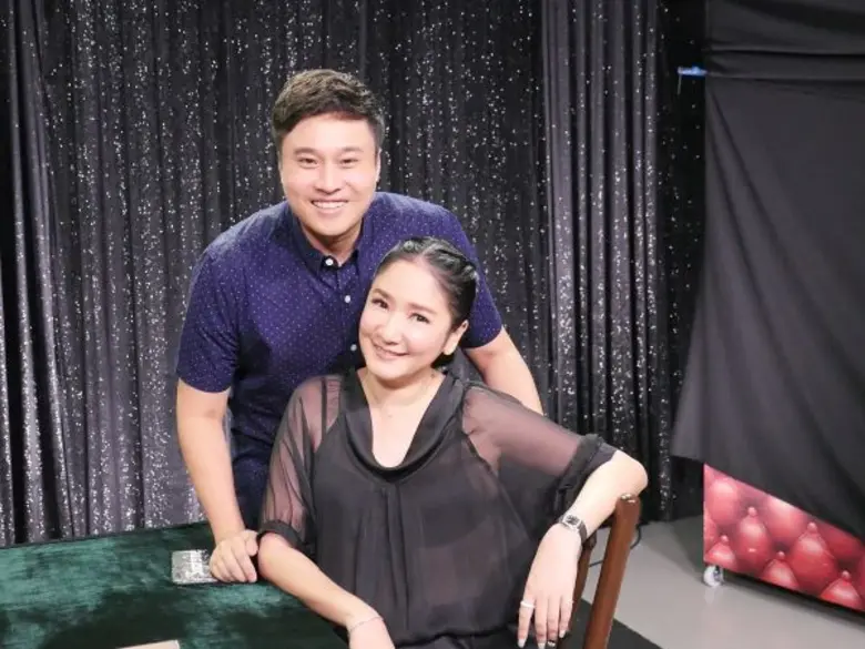 ปิงปอง เปิดตัวแฟนอายุห่างเกือบ 10 ปี ดีกรีด็อกเตอร์ ไม่สนครหาชอบกินเด็ก