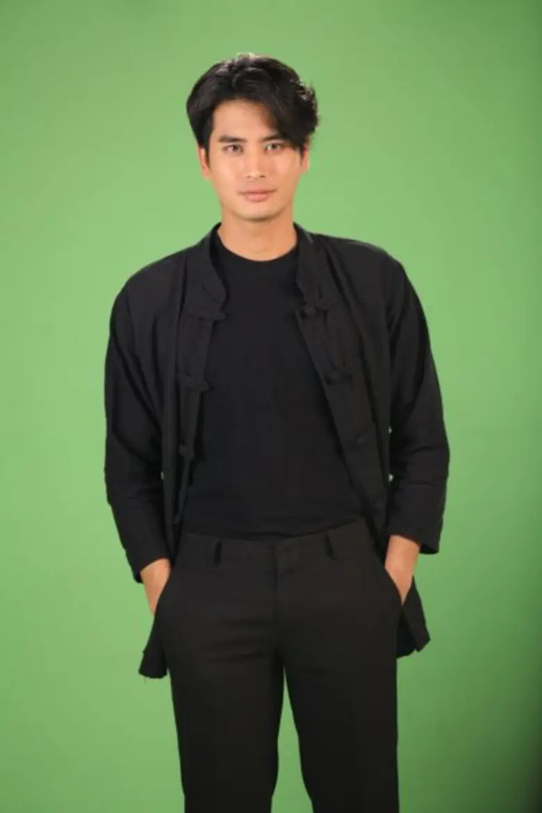 มาทำหน้าที่พิธีกรรายการใหม่แกะกล่องทางช่อ...