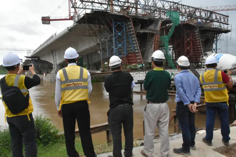 สภาวิศวกรตรวจพื้นที่สะพานถล่มที่ชัยนาท