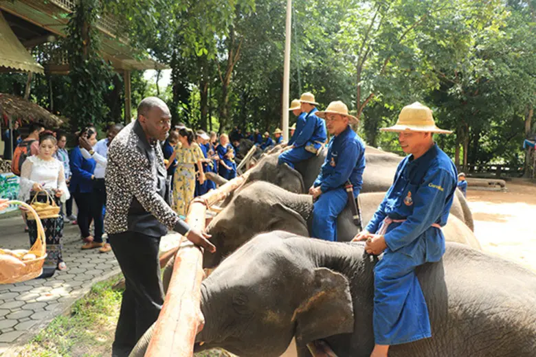 ส.คช. ต้อนรับคณะทูตแอฟริกา