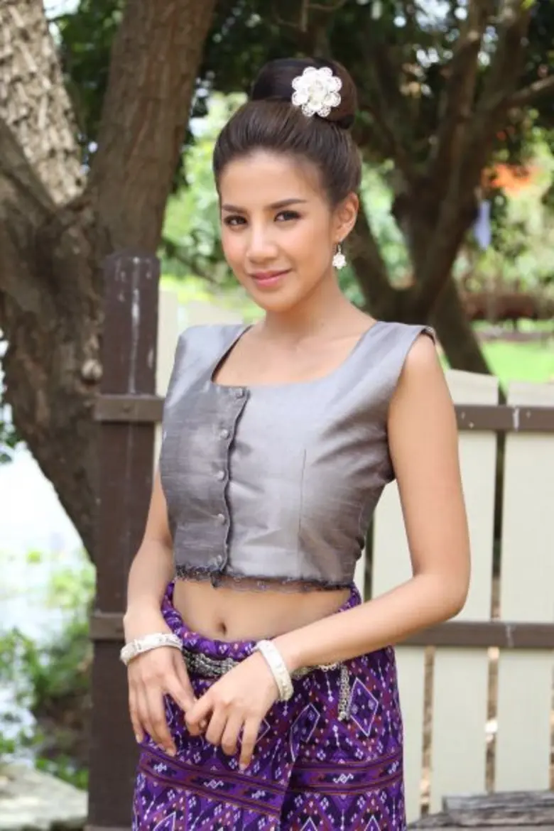 นักร้องสาวคนดัง ใบเตย อาร์สยาม (สุธีวัน ท...