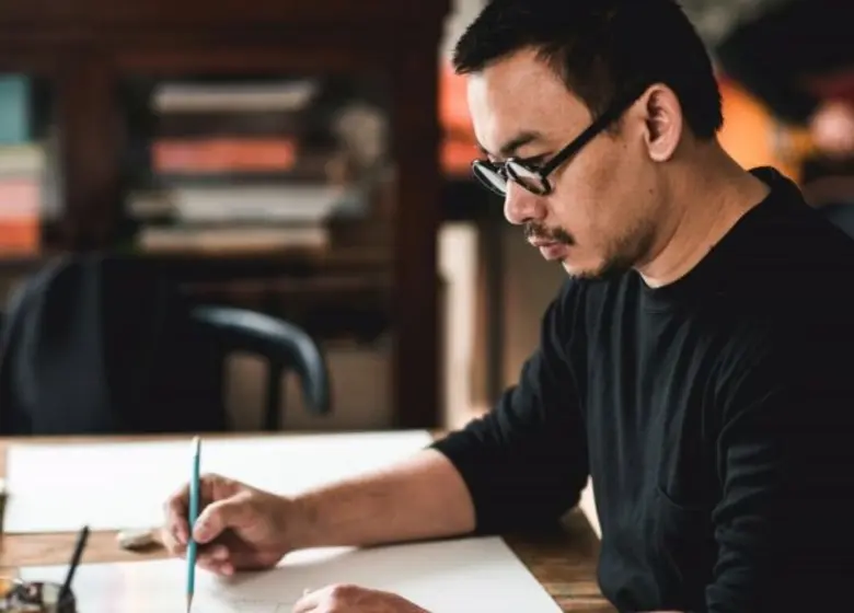 เมกาบางนาจัดทำเข็มกลัดภาพวาดในหลวงรัชกาลที่ 9 ออกแบบโดยศิลปินดัง ครูปาน - สมนึก คลังนอก