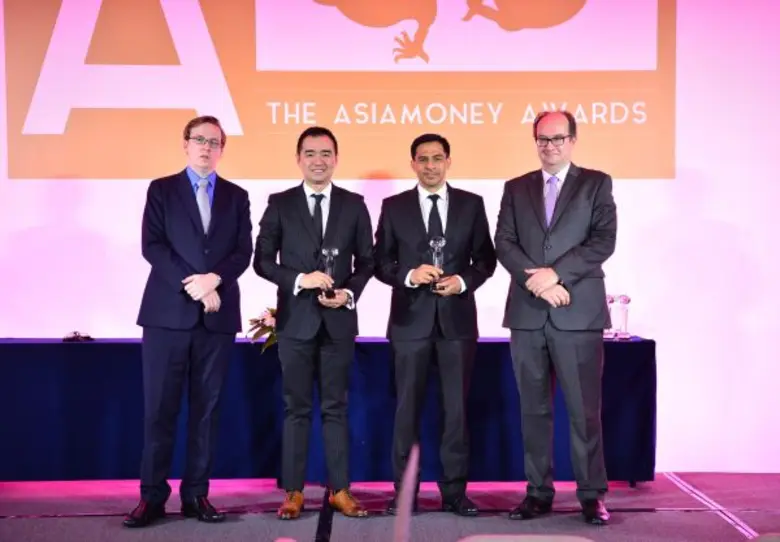 กรุงศรี โดยนายโรหิท คันนา (ที่ 2 จากขวา) ...