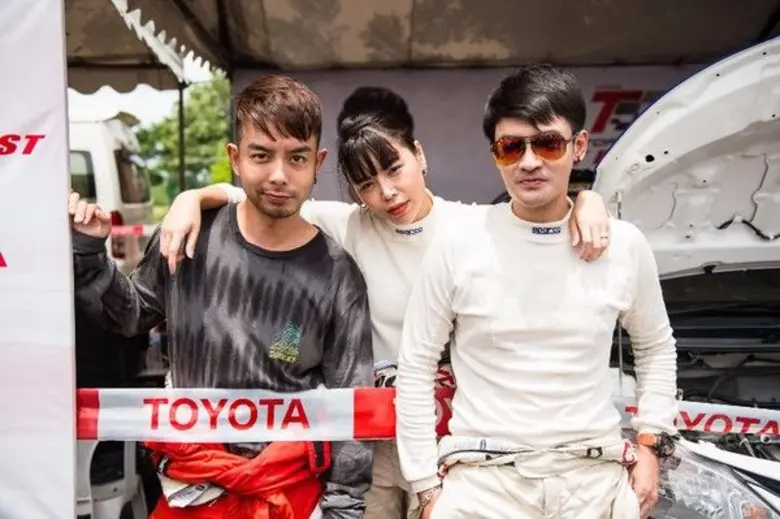 3 ดาราสายสปีดตัวจริง 'ซานิ-เติ้ล-กวาง’ ชวนดูการแข่งรถสุดมันส์ โตโยต้า มอเตอร์สปอร์ต 2017 สนามที่ 4 เข้มข้นถึงใจทุกวินาที พร้อมชวนคนไทยร่วมส่งแรงใจเชียร์ 2 นักแข่งไทยมือระดับพระกาฬ ลงสู้ศึกรายการระดับโลก Buriram Super GT 2017