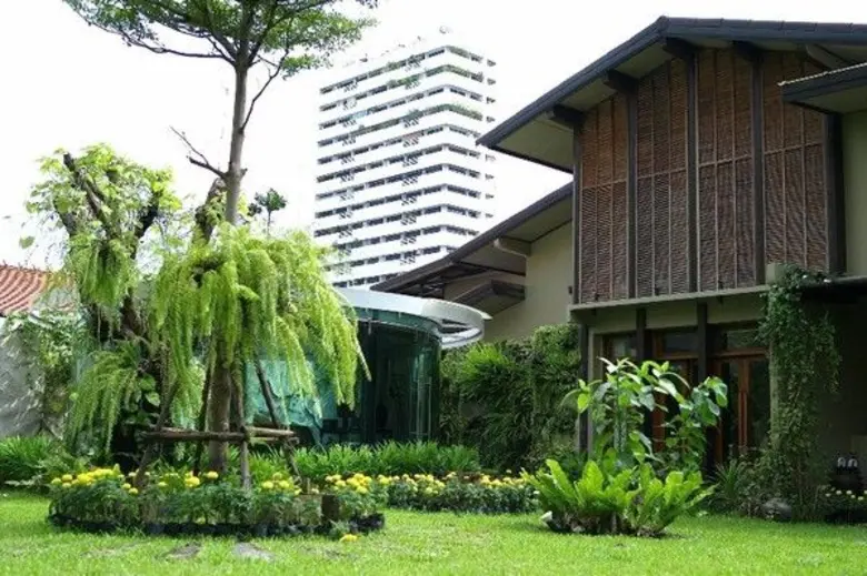 ดีวานา สปา โดย พัฒนพงษ์ รานุรักษ์, ธเนศ จ...