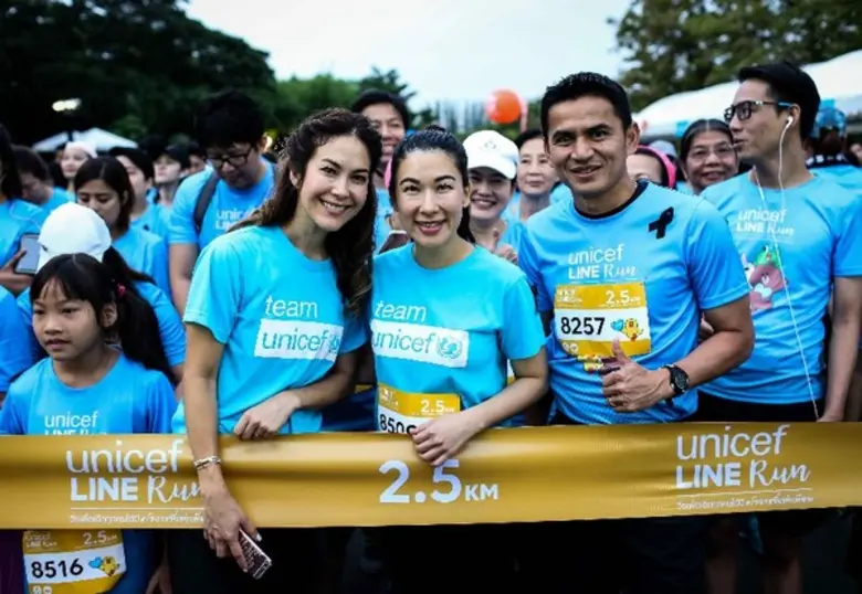 “ซิโก้-พอลล่า” วิ่งเพื่อเด็กทุกคนได้มี #โอกาสที่เท่าเทียม ในงานวิ่งการกุศลครั้งประวัติศาสตร์ UNICEF LINE Run