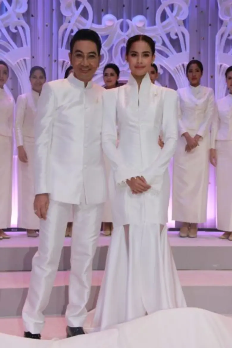 นักแสดงช่อง 3 นับร้อยชีวิต ร่วมถ่ายทอดละครเพลงและบทเพลงพระราชนิพนธ์ “ดุจดวงใจไทยทั้งผอง เดอะมิวสิคัล” เพื่อน้อมรำลึกในหลวง รัชกาลที่ 9