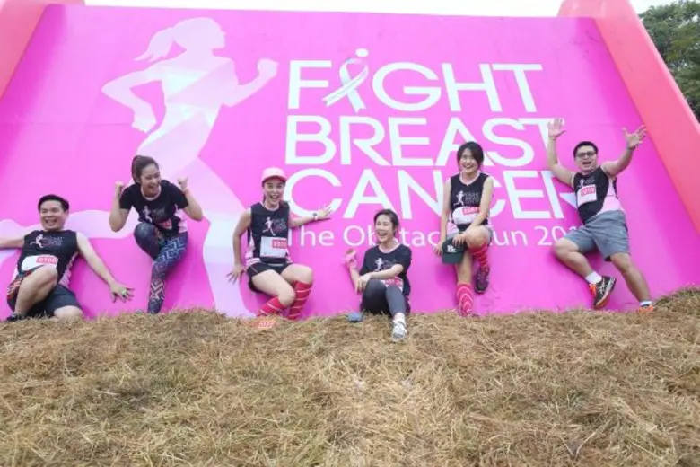 5 องค์กรต้านมะเร็ง รวมพลังวิ่งการกุศล “Fight Breast Cancer The Obstacle Run 2017” ระดมทุนเพื่อผู้ป่วยมะเร็งเต้านม
