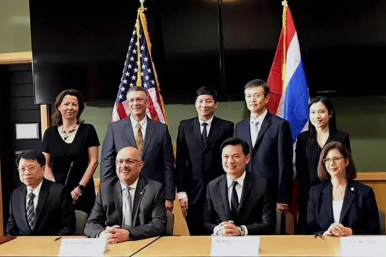 ศ.ดร.สุชัชวีร์ สุวรรณสวัสดิ์ อธิการบดีสถา...