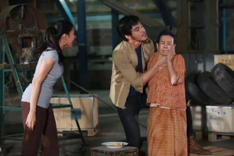 สุดดราม่า!!! บิ๊ก ศรุต ขวางทางปืน!!! เพื่อช่วยชีวิต ฟิล์ม ฉัตรดาว ในละคร “ลูกหลง”